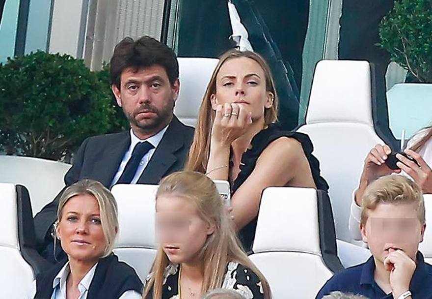 Il presidente della Juventus Andrea Agnelli con la moglie Emma Winter, tifosa sfegatata - tanto quanto il marito (LaPresse)